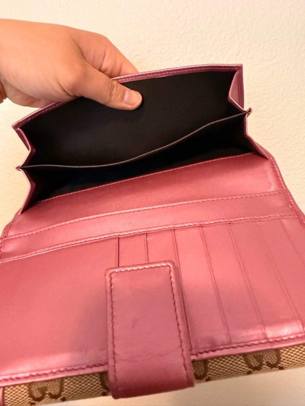 Gucci GG Canvas Continental Wallet - Picture 13 of 17